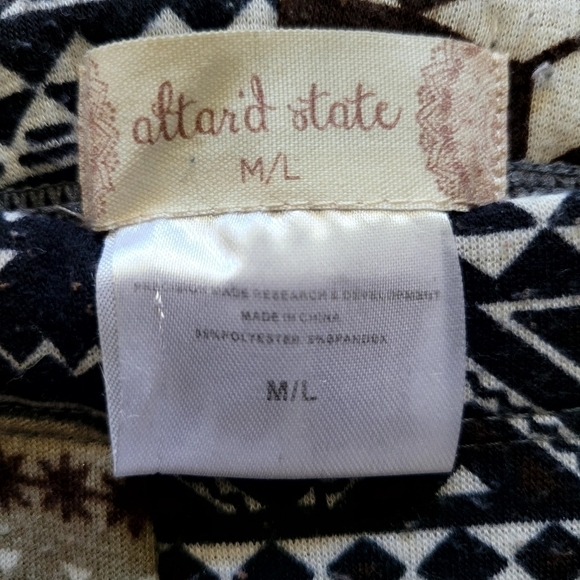 Altar'd State Medium/Large Beige Black Poinsetta Leggings - Picture 4 of 4